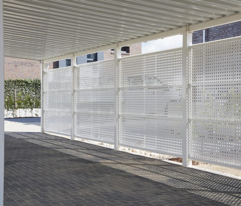 Carport aus Stahl weiss