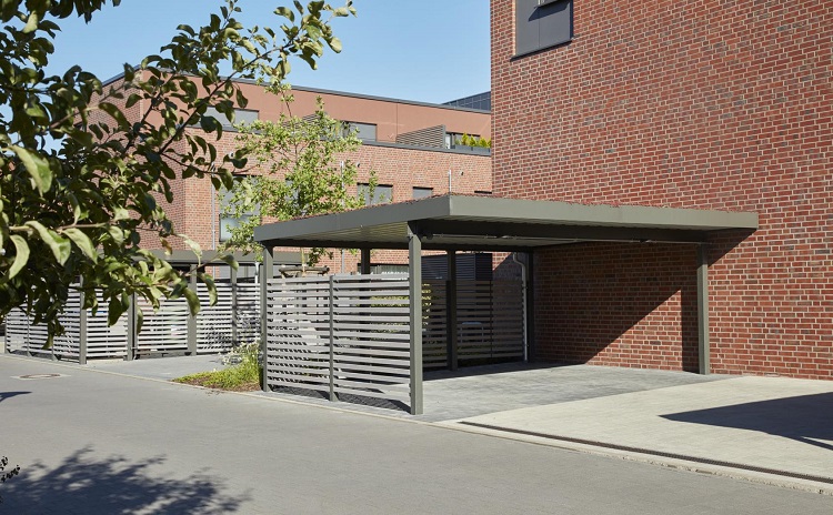 Carport an Hauswand