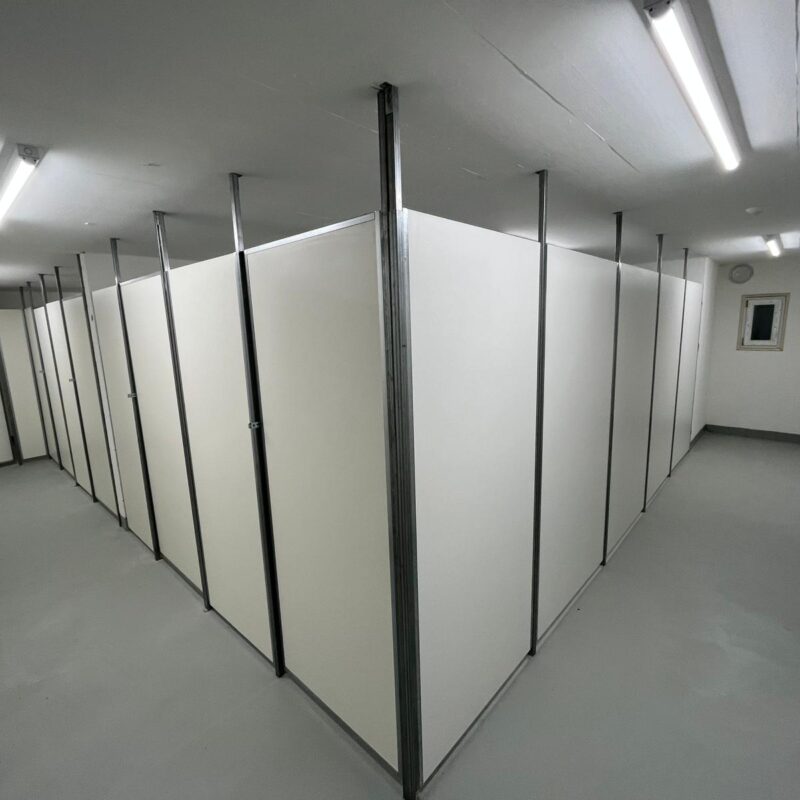 Kellertrennwand aus Spanplatten_5